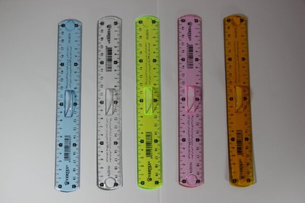 مسطرة 20CM